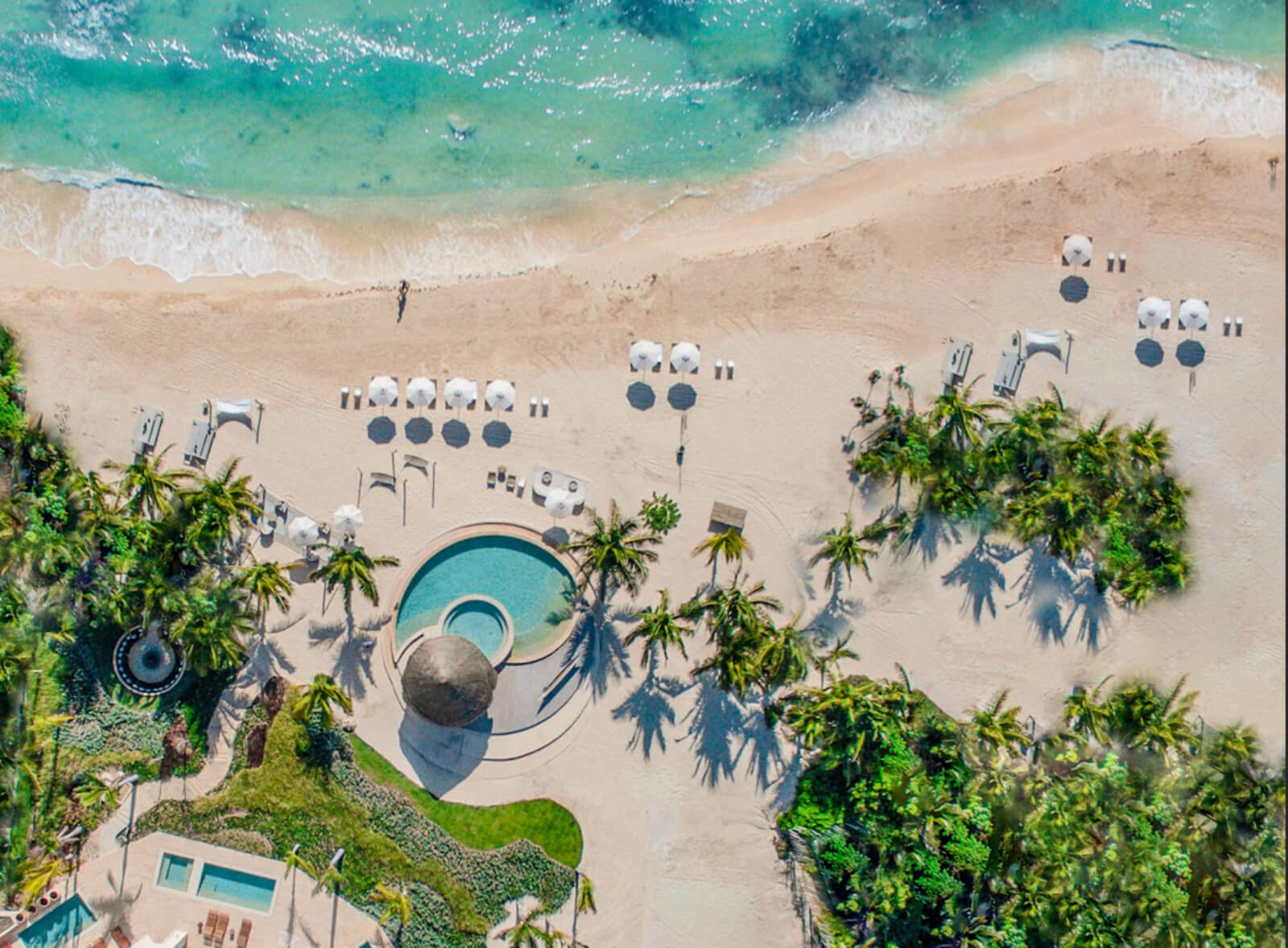 Two-story oceanfront penthouse with pool, pre-sale Playa del Carmen.