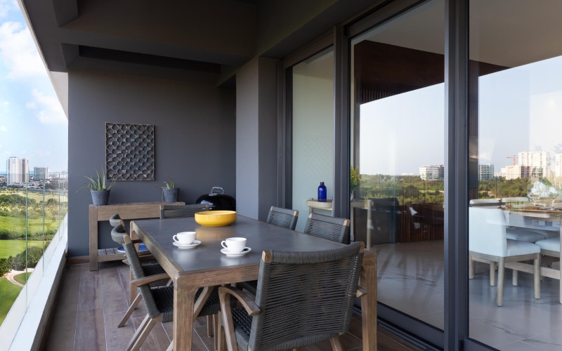 Condominium with ocean view in a sustainable building golf course, and nature reserve. Fully equipped and with amenities, semi-Olympic pool