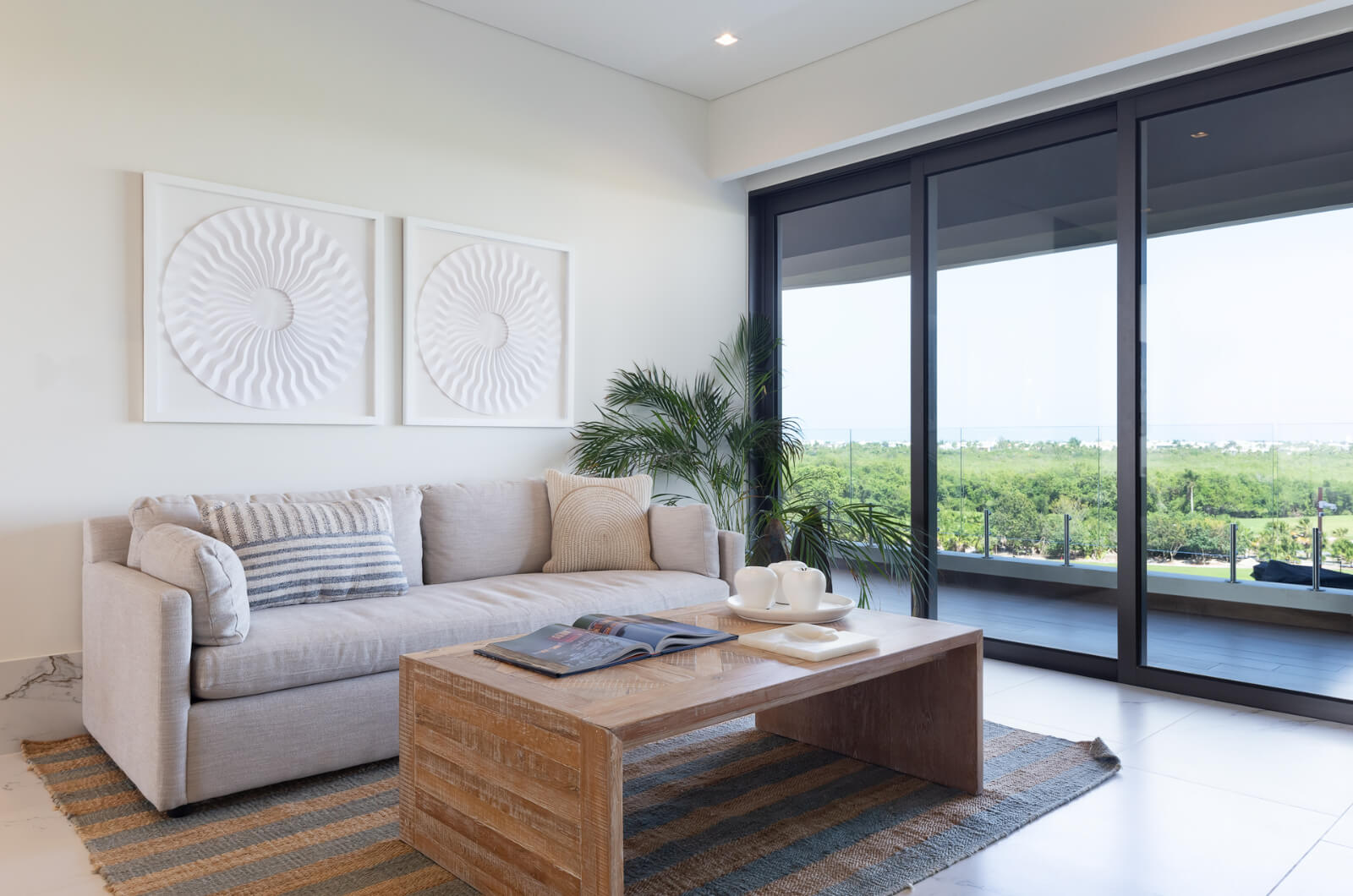 Condo with ocean and marina views, with amenities: infinity pool, spa, gym, lounge area, meeting room, lobby, located in Puerto Cancun