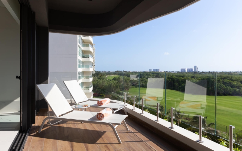 Apartment with ocean views in modern luxury and sustainable building, golf course and nature reserve. Fully equipped and with amenities