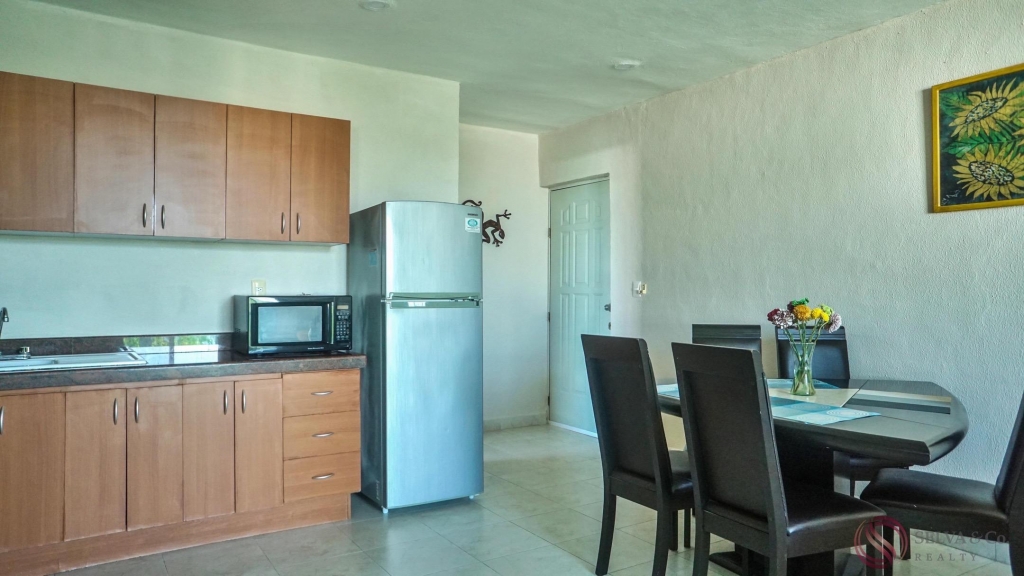 Incre&iacute;ble departamento con terraza privada y vista a la alberca &ndash; Ejido, Playa del Carmen
