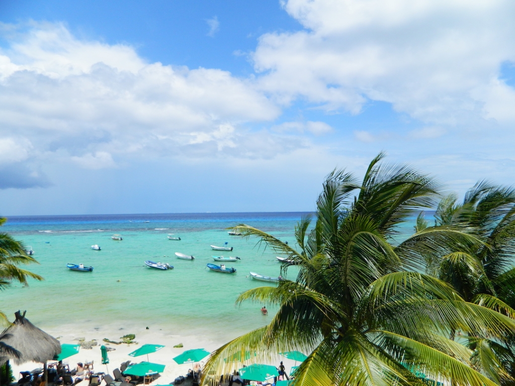 Incre&iacute;ble departamento con terraza privada y vista a la alberca &ndash; Ejido, Playa del Carmen
