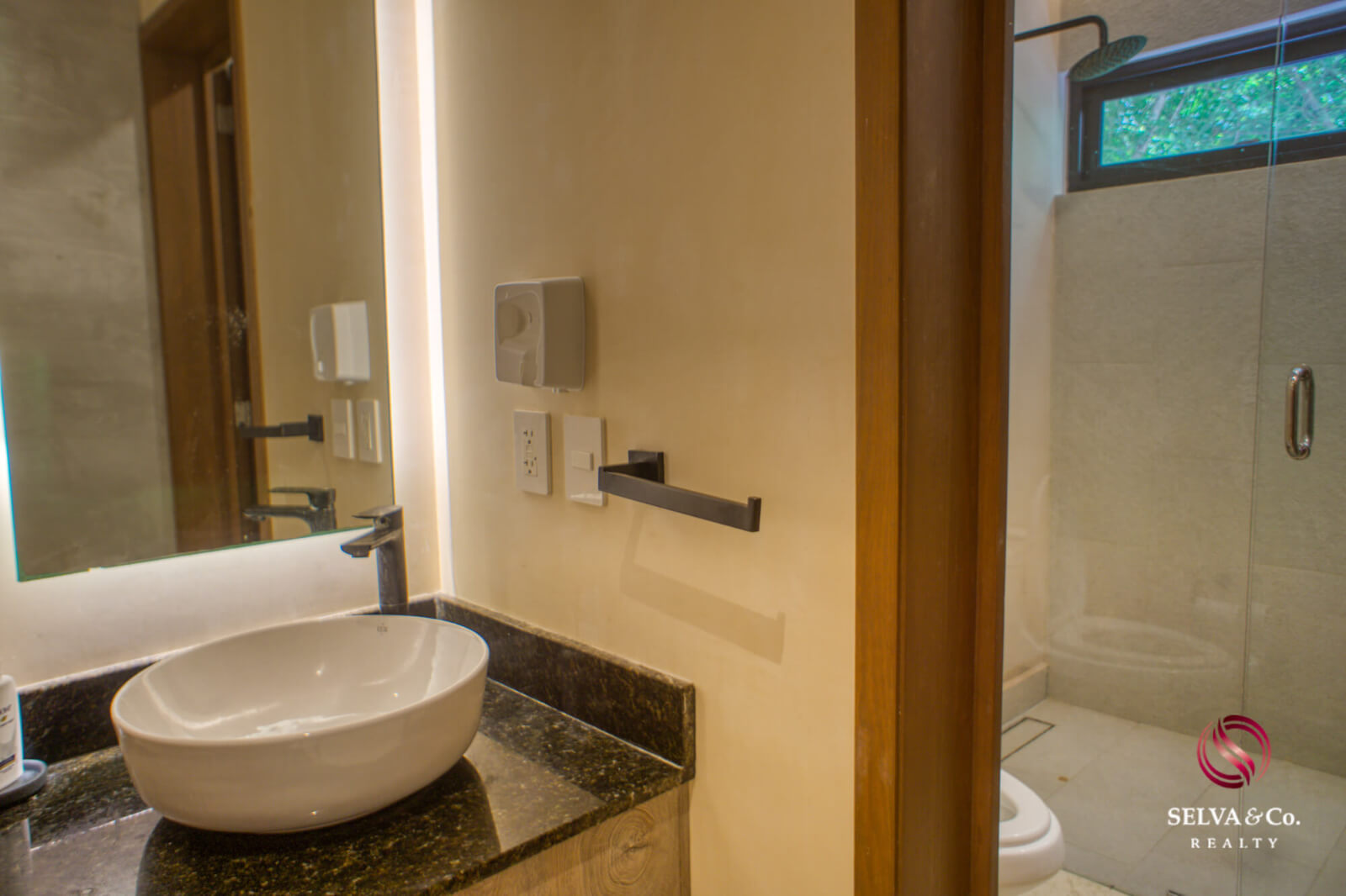 Studio with terrace, grill and private outdoor dining area, eco technology, electric bicycles, spa, 700 m2 of swimming pools