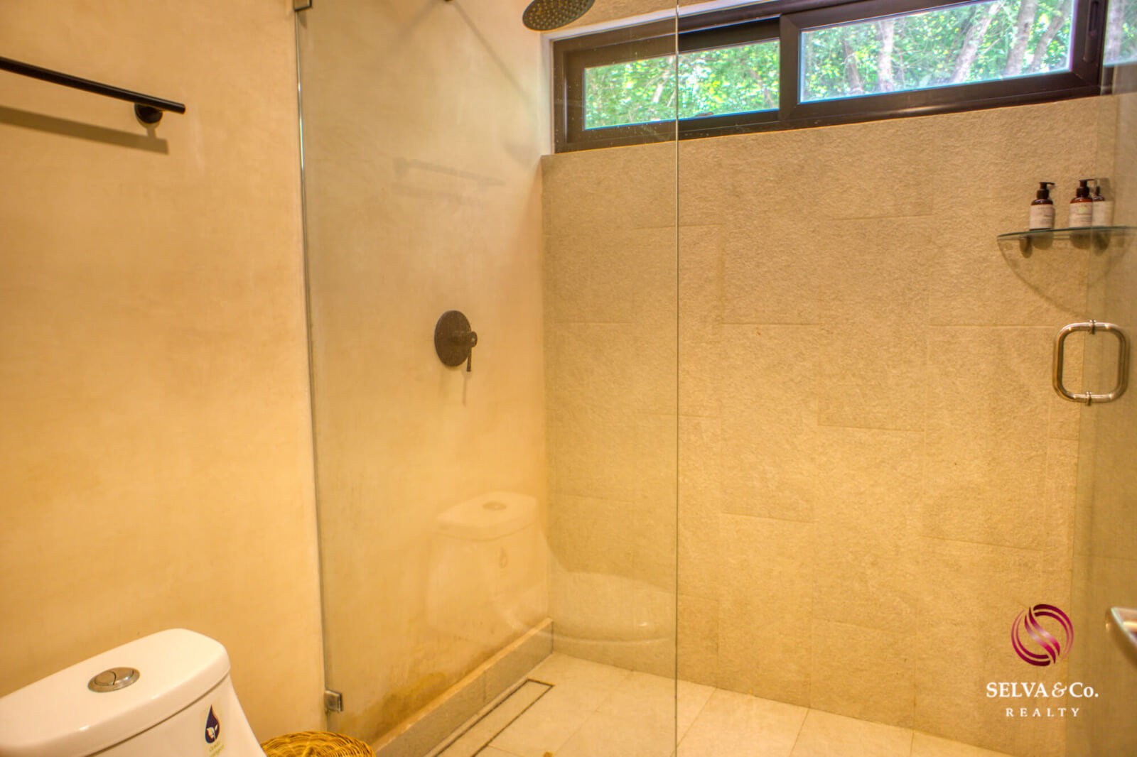 Studio with terrace, grill and private outdoor dining area, eco technology, electric bicycles, spa, 700 m2 of swimming pools