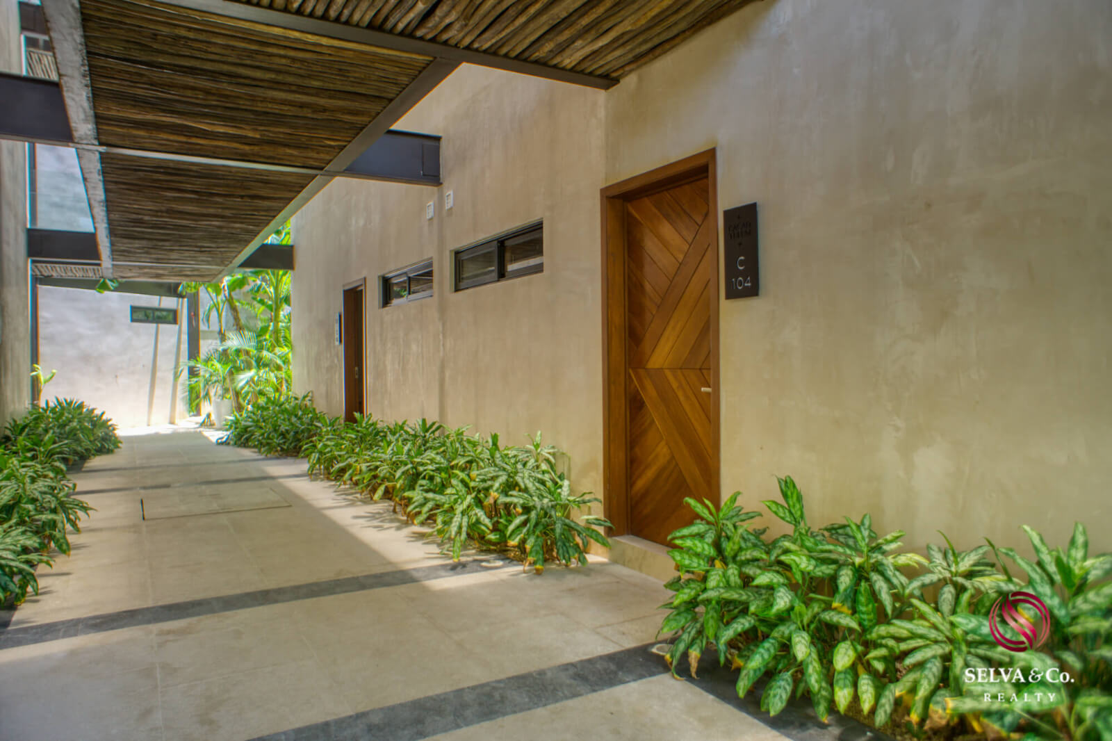 Studio with terrace, grill and private outdoor dining area, eco technology, electric bicycles, spa, 700 m2 of swimming pools