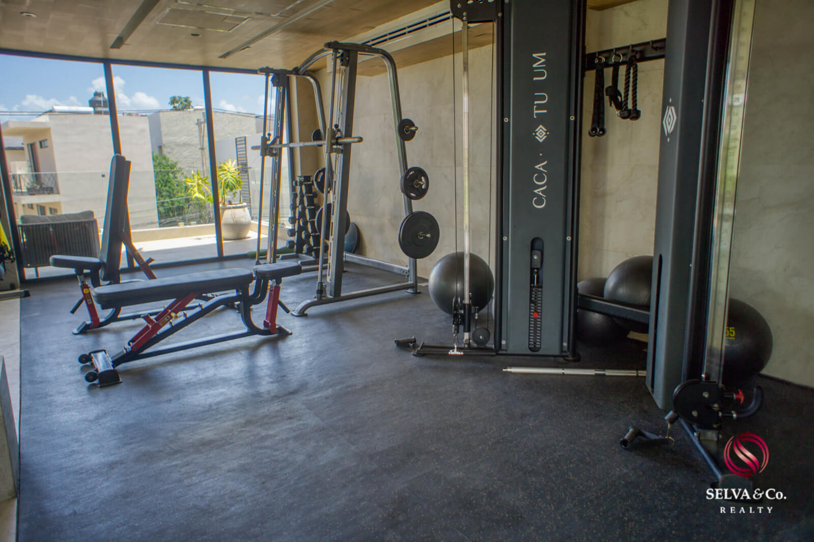 Studio with terrace, grill and private outdoor dining area, eco technology, electric bicycles, spa, 700 m2 of swimming pools