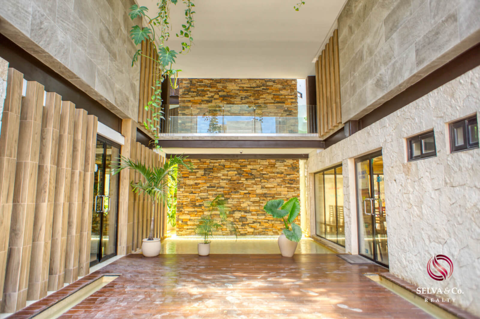 Studio with terrace, grill and private outdoor dining area, eco technology, electric bicycles, spa, 700 m2 of swimming pools