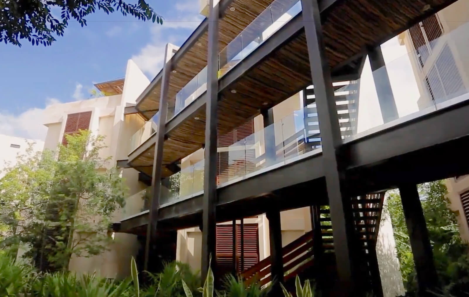 Studio with terrace, grill and private outdoor dining area, eco technology, electric bicycles, spa, 700 m2 of swimming pools