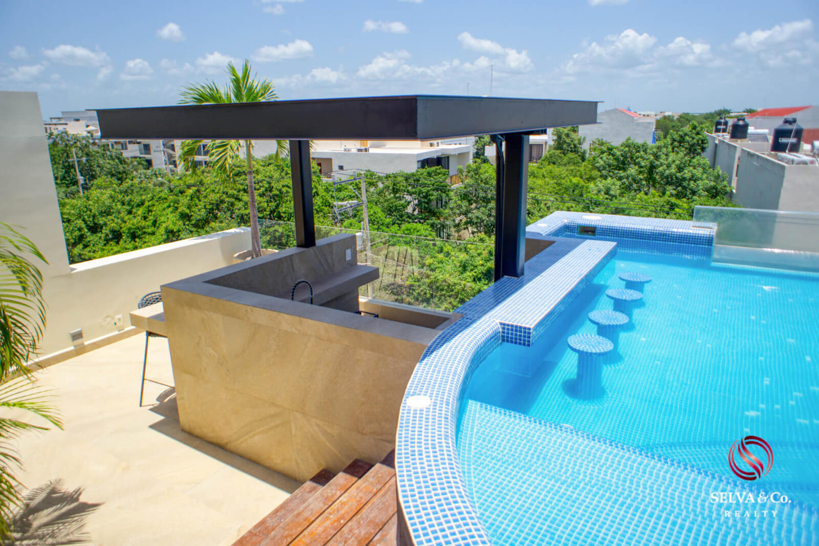 Studio with terrace, grill and private outdoor dining area, eco technology, electric bicycles, spa, 700 m2 of swimming pools