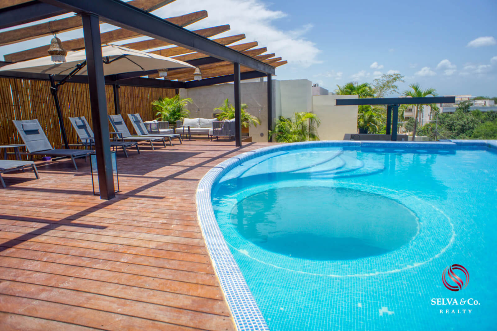 Studio with terrace, grill and private outdoor dining area, eco technology, electric bicycles, spa, 700 m2 of swimming pools