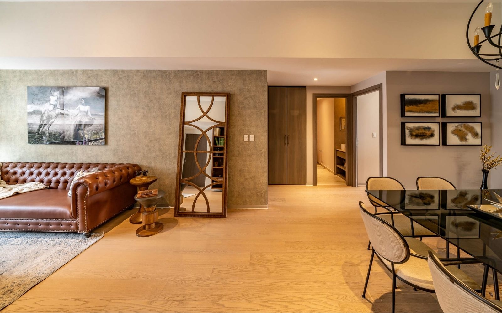 Condo with high ceilings for sale at Bosque Real, pet-friendly, indoor pool, spa, playground, Huixquilucan Mexico City