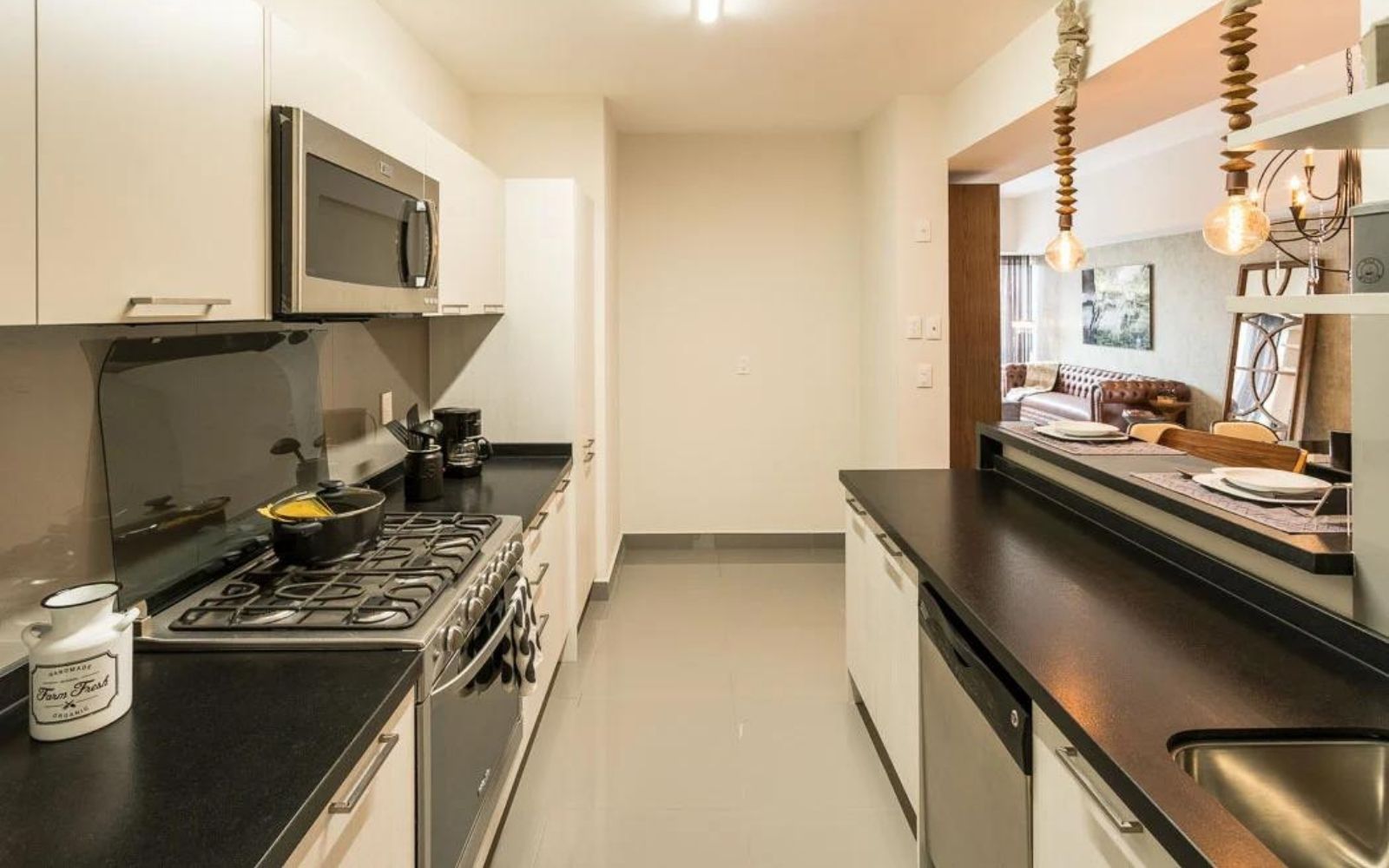 Condo with high ceilings for sale at Bosque Real, pet-friendly, indoor pool, spa, playground, Huixquilucan Mexico City