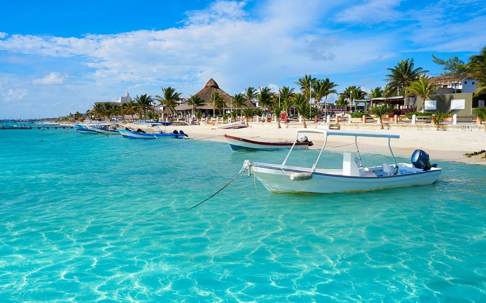 Condo frente al mar con terraza y Jacuzzi privado, Venta en Puerto Morelos.