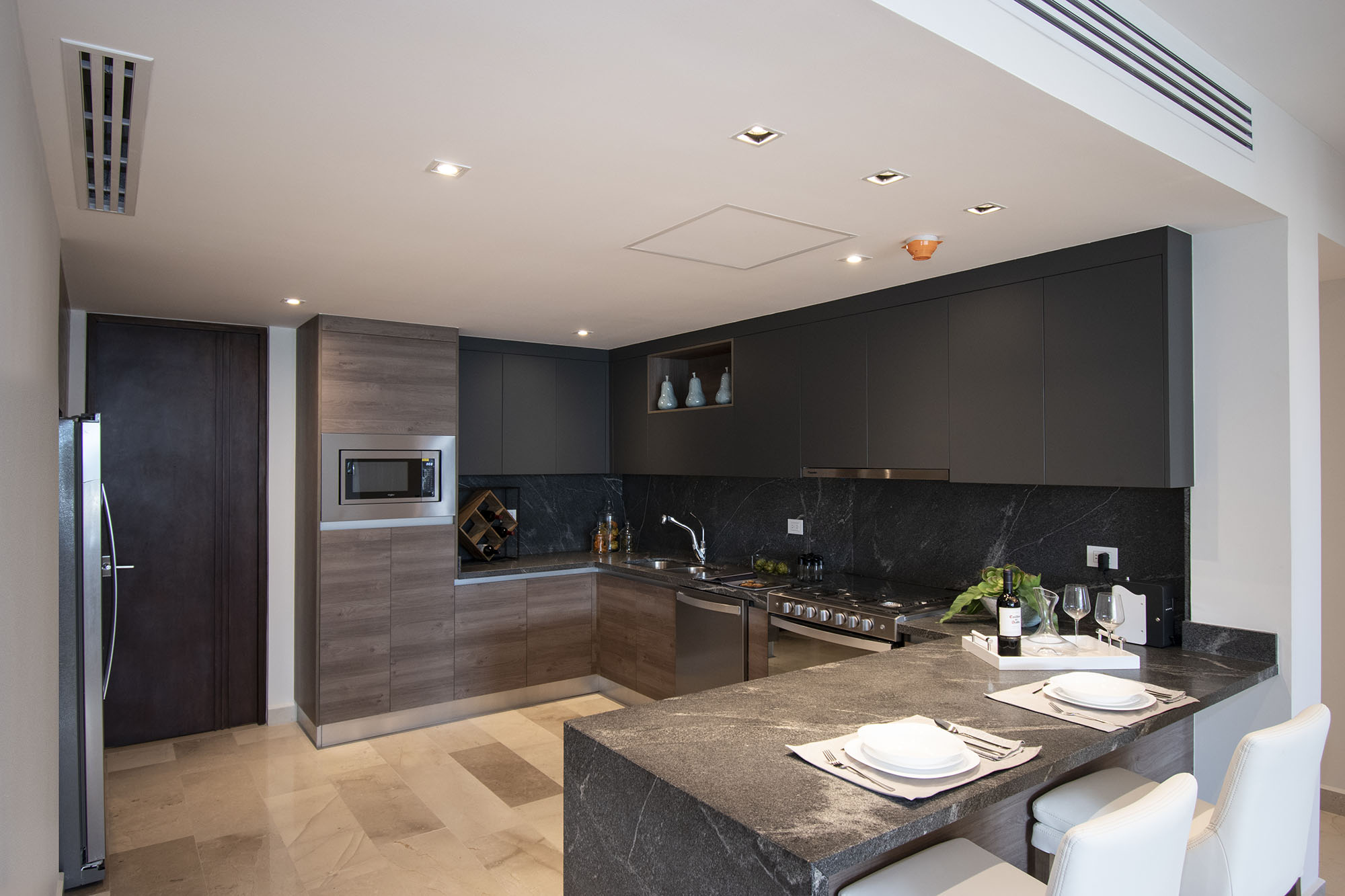 Departamento de 3 recamaras en edificio sustentable con vista al mar, campo de golf y reserva natural. Totalmente equipado y con amenidades