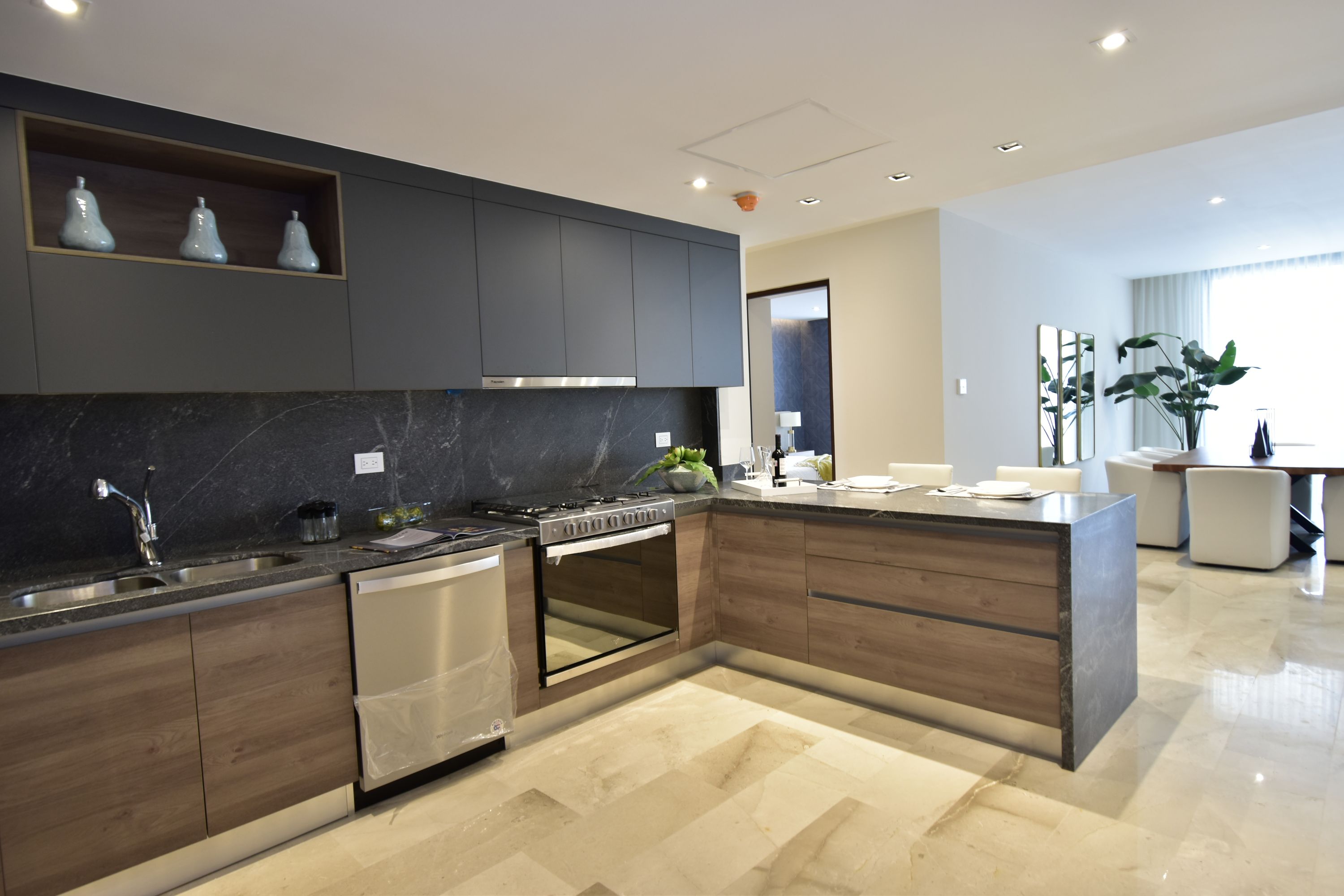 Departamento de 3 recamaras en edificio sustentable con vista al mar, campo de golf y reserva natural. Totalmente equipado y con amenidades