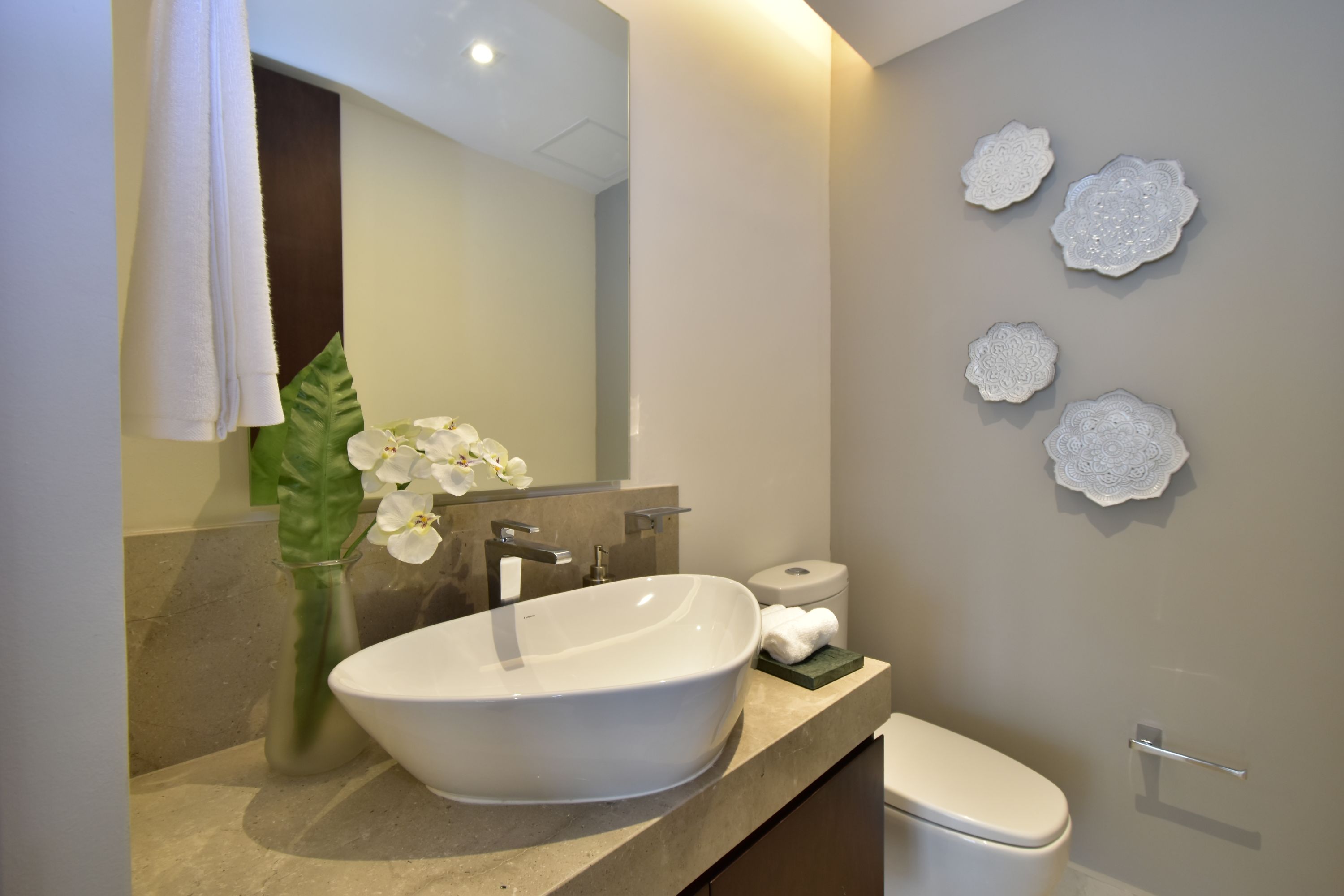 Apartment with garden, infinity pool, jacuzzi, snack bar, service room, pre-construction, in Puerto Cancun