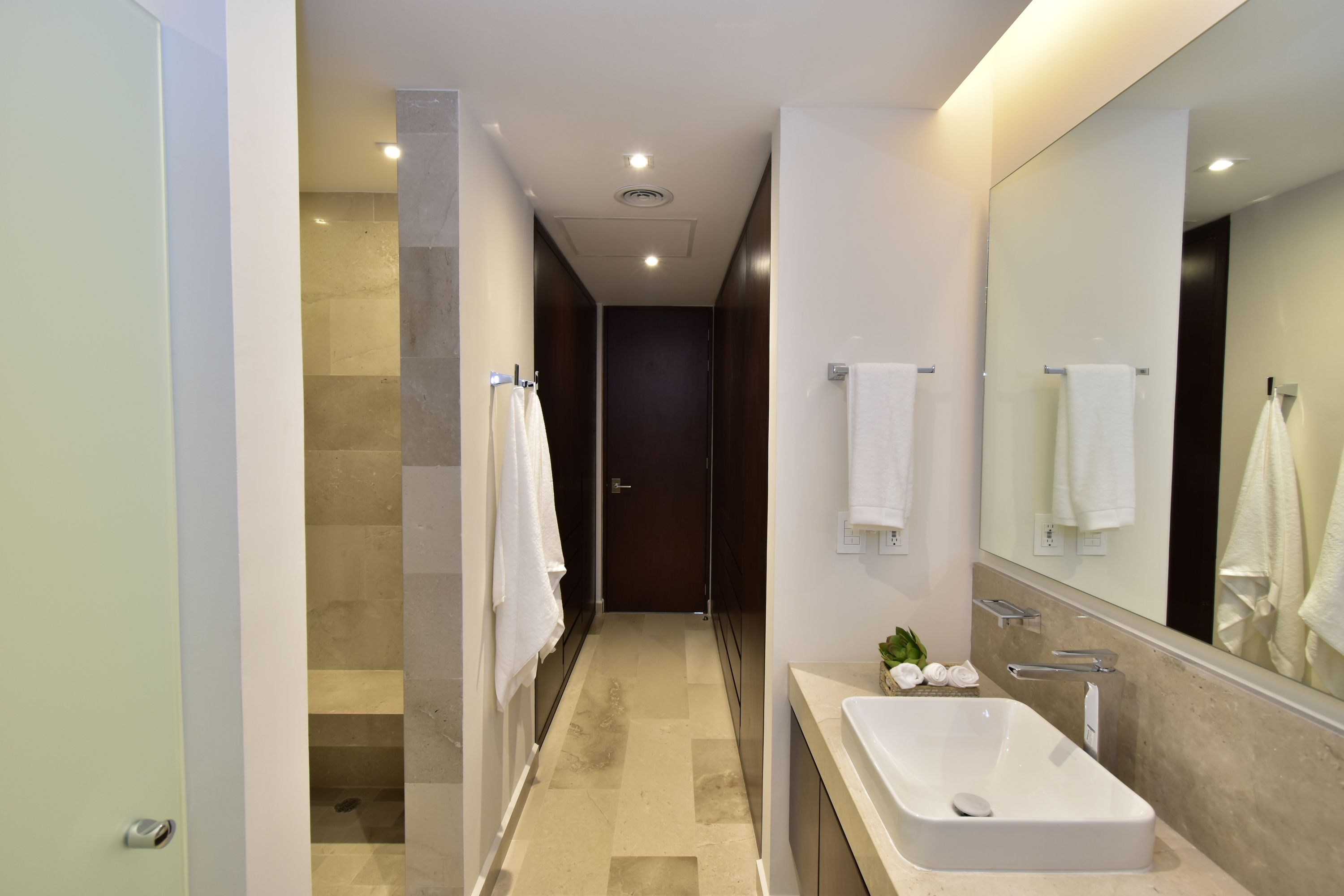 Apartment with multiple amenities for sale, Zona Hotelera, Canc&uacute;n