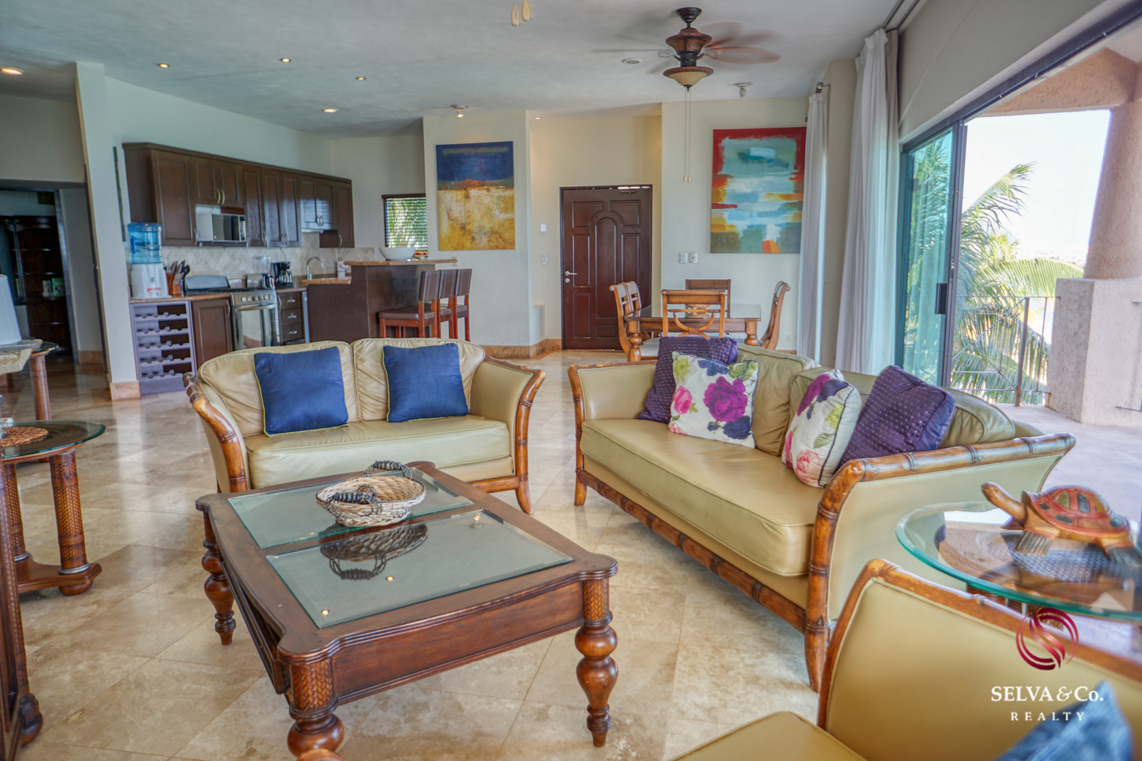 Condominio frente al mar con alberca privada, 3,000 m2 de Albercas, campo de Golf, Club de playa, Corasol, en venta Playa del Carmen.