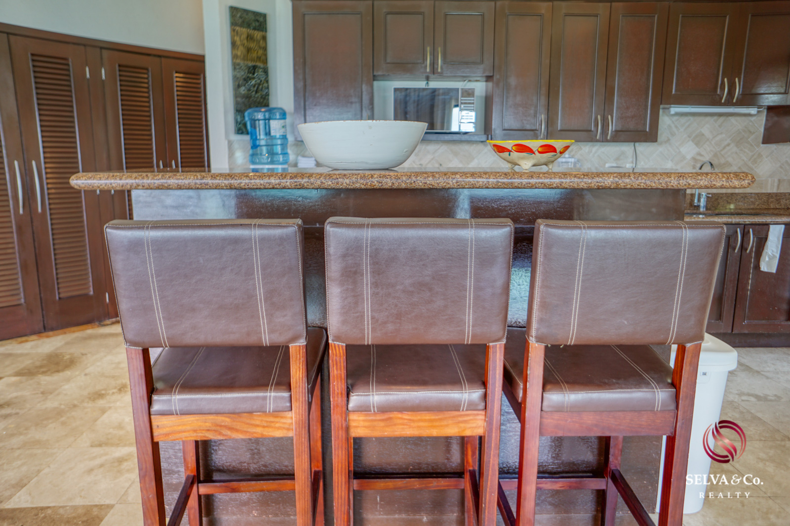 Condominio frente al mar con alberca privada, 3,000 m2 de Albercas, campo de Golf, Club de playa, Corasol, en venta Playa del Carmen.