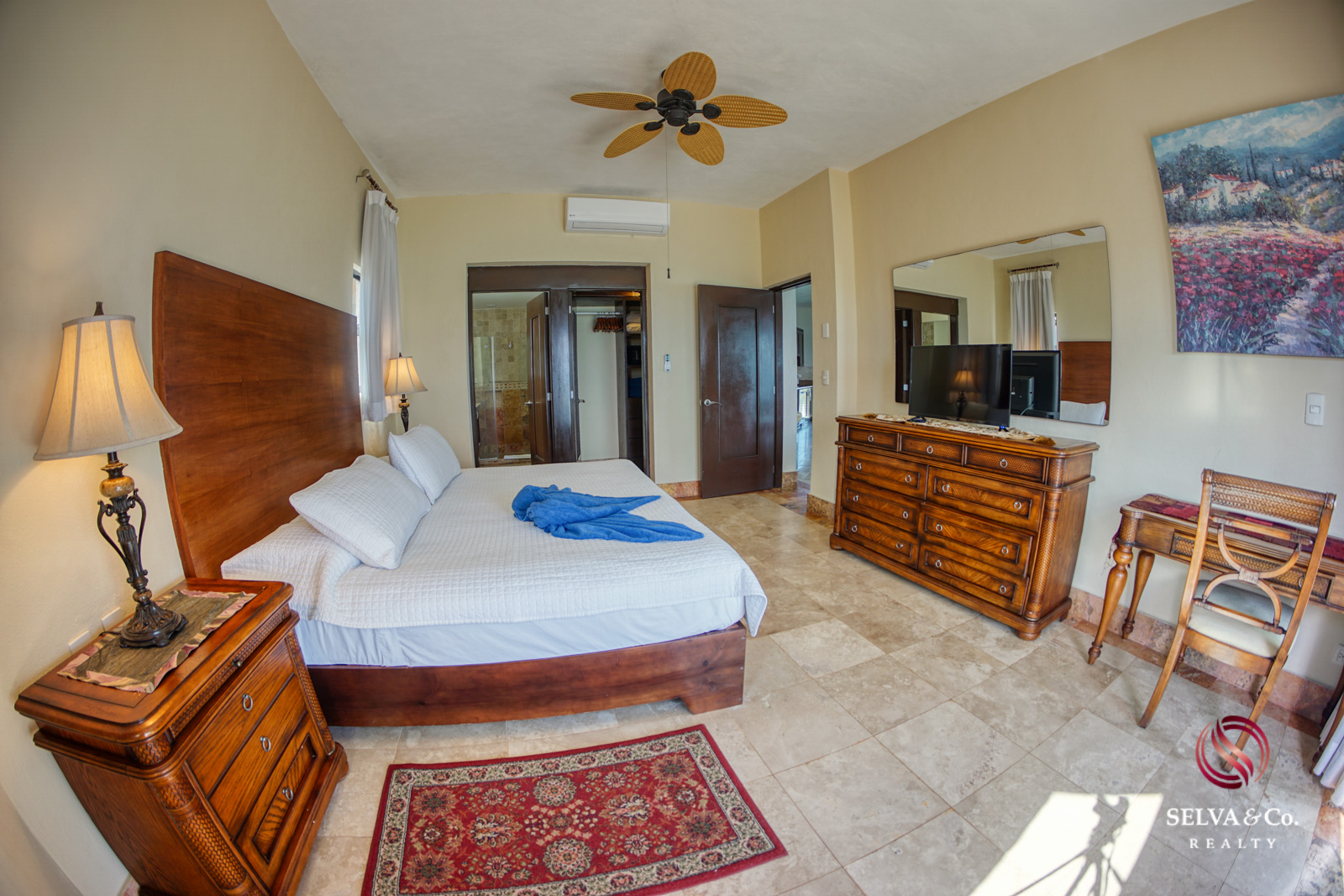 Condominio frente al mar con alberca privada, 3,000 m2 de Albercas, campo de Golf, Club de playa, Corasol, en venta Playa del Carmen.