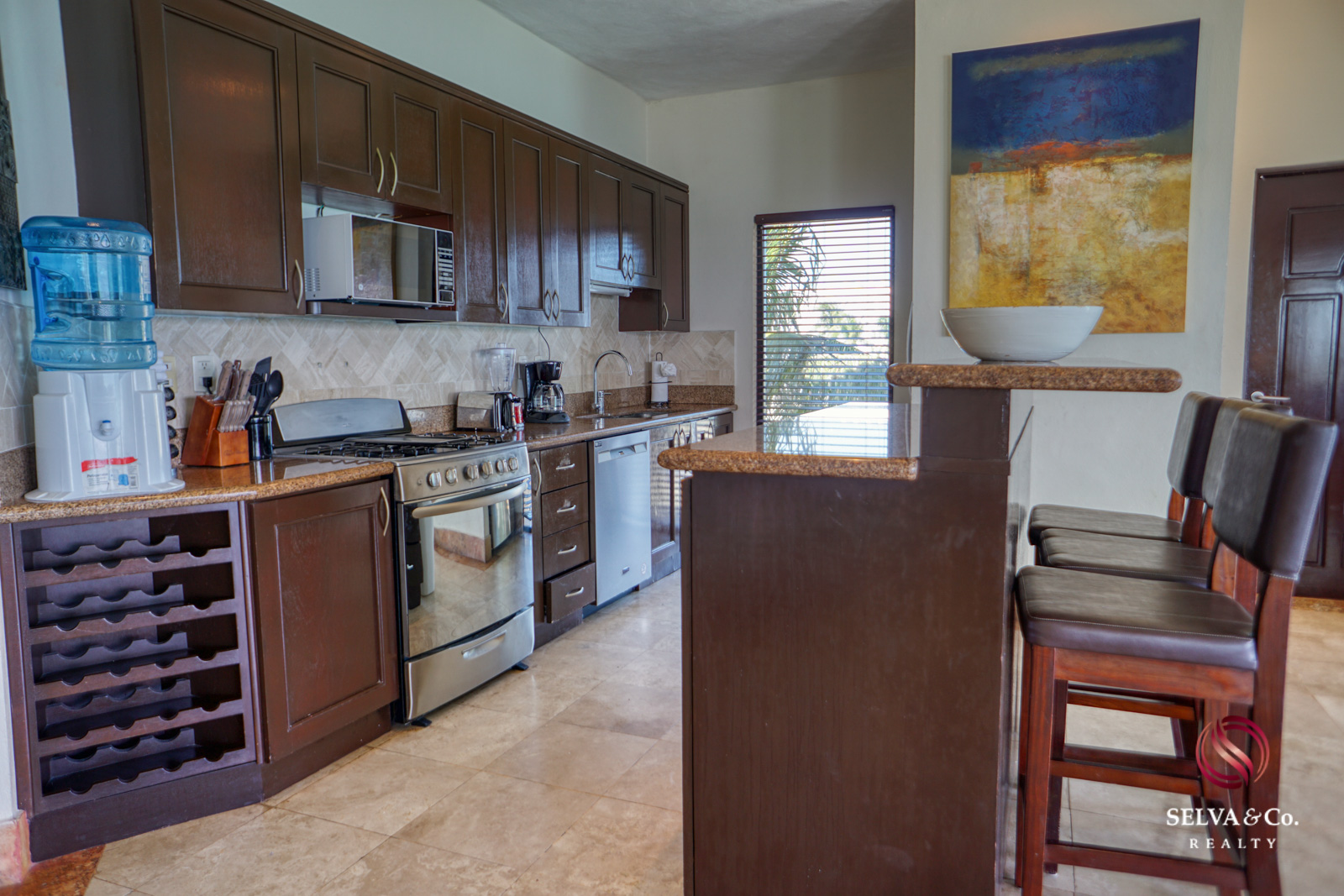 Condominio frente al mar con alberca privada, 3,000 m2 de Albercas, campo de Golf, Club de playa, Corasol, en venta Playa del Carmen.