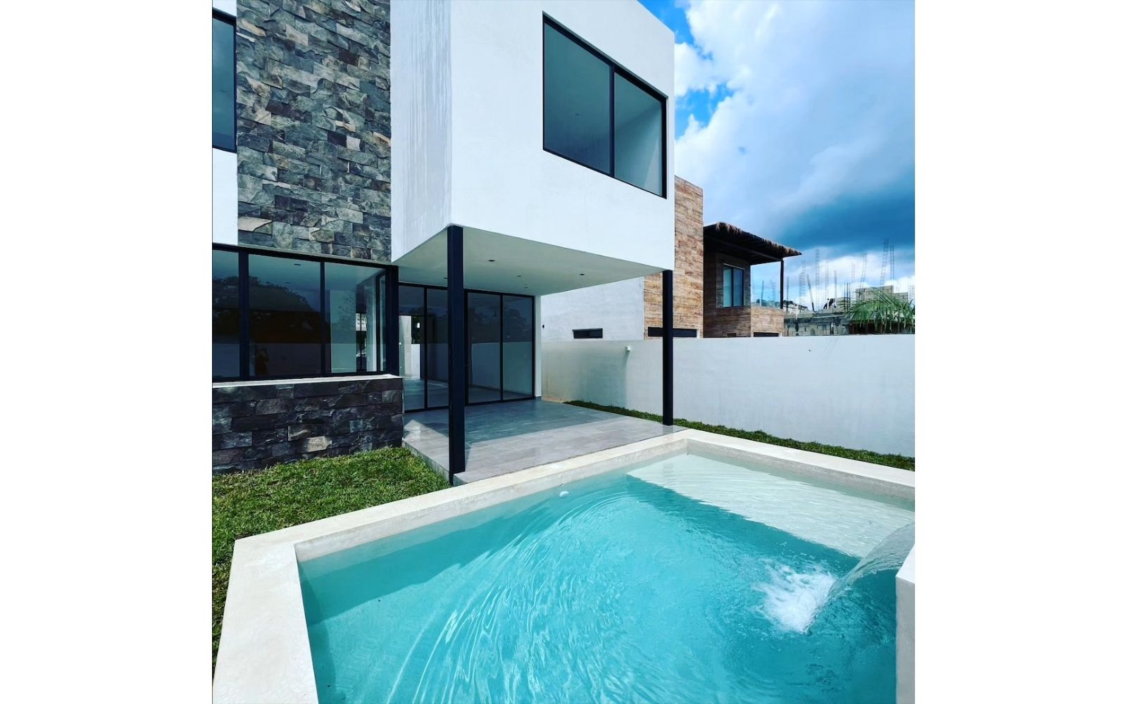 House with Covered Terrace and Private Pool for Sale in Temoz&oacute;n Norte, M&eacute;rida