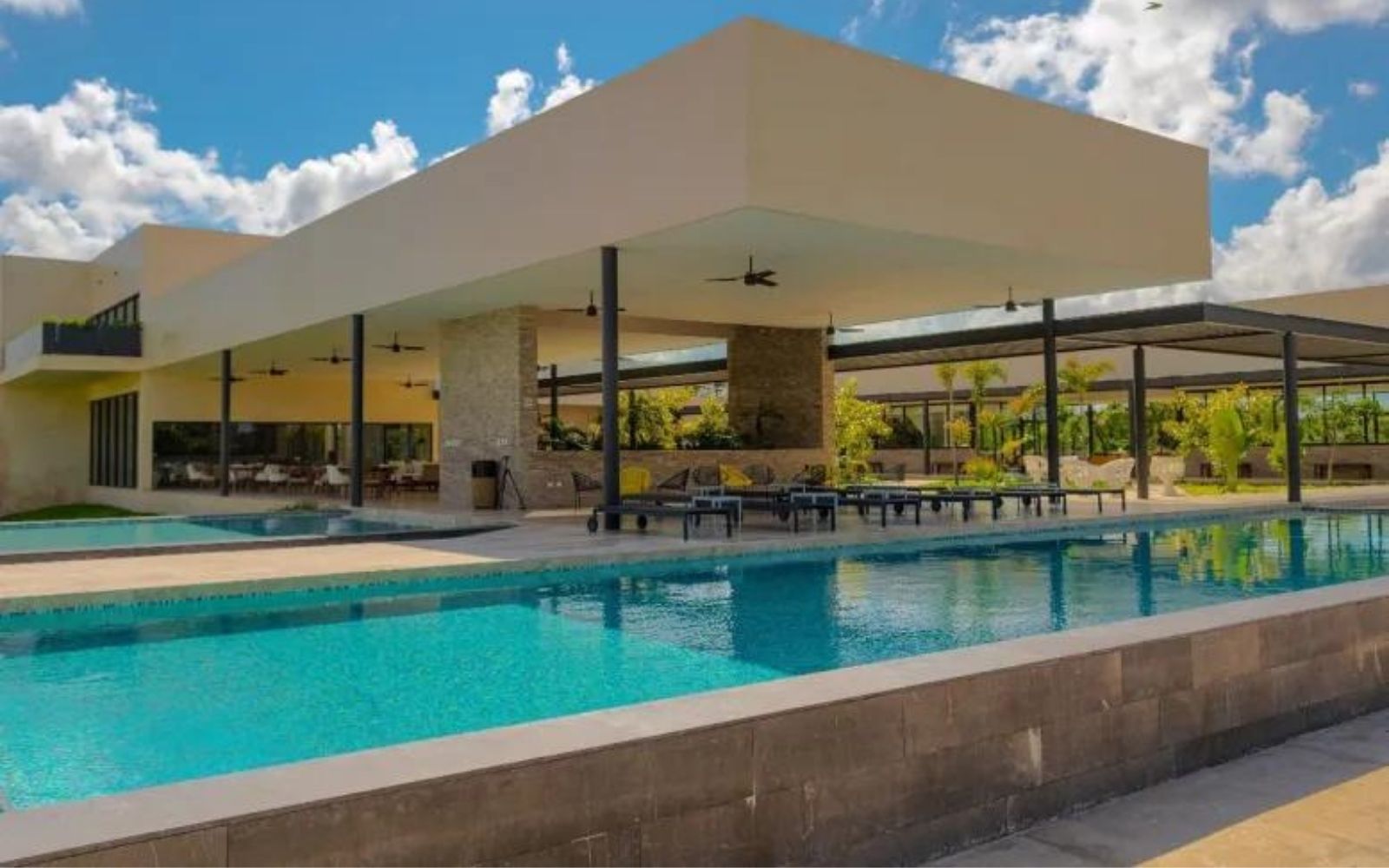 House with Covered Terrace and Private Pool for Sale in Temoz&oacute;n Norte, M&eacute;rida