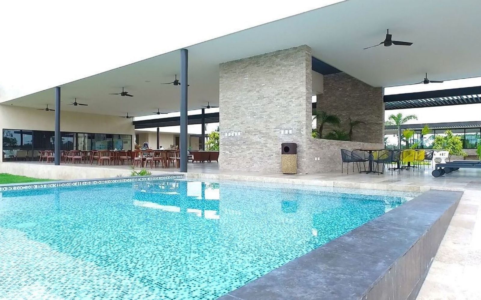 House with Covered Terrace and Private Pool for Sale in Temoz&oacute;n Norte, M&eacute;rida