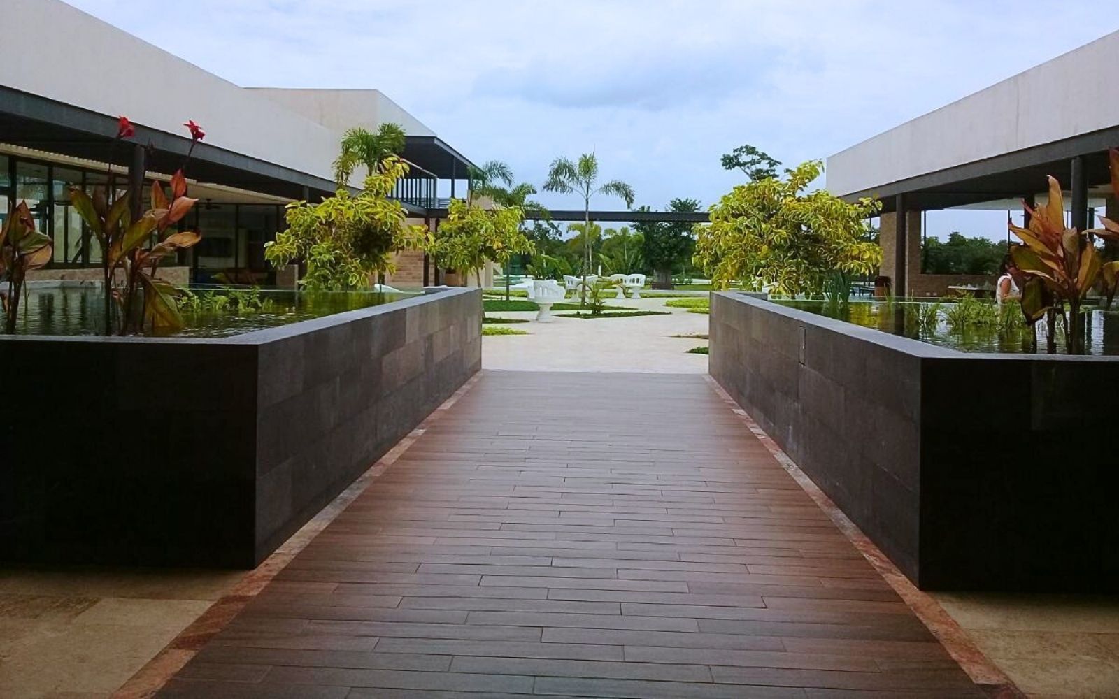 House with Covered Terrace and Private Pool for Sale in Temoz&oacute;n Norte, M&eacute;rida