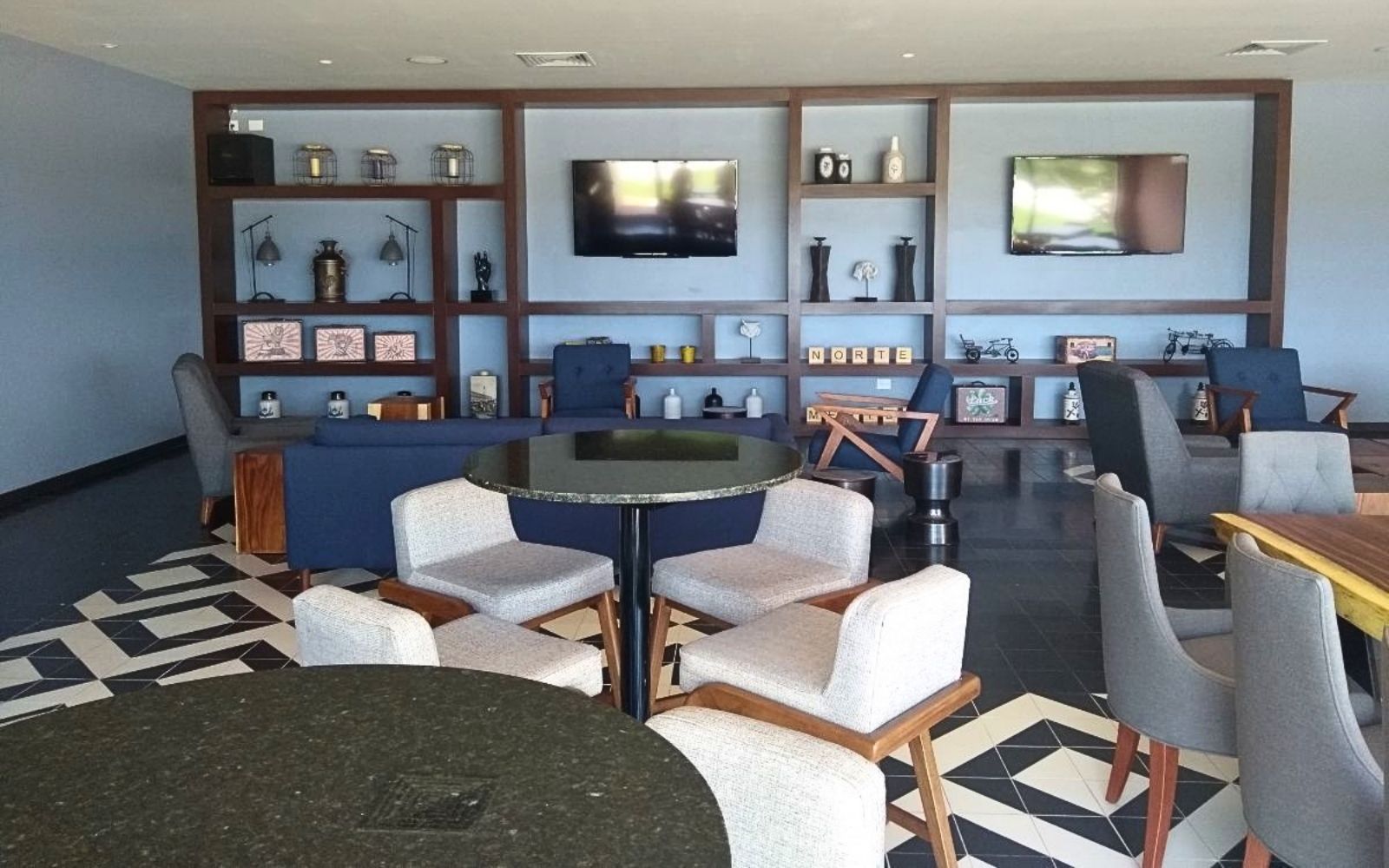 House with Covered Terrace and Private Pool for Sale in Temoz&oacute;n Norte, M&eacute;rida