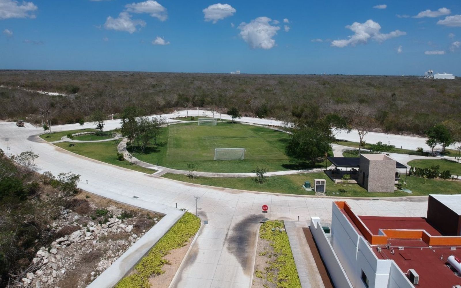 House with Covered Terrace and Private Pool for Sale in Temoz&oacute;n Norte, M&eacute;rida