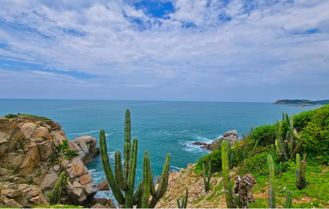 Ocean view land with pickleball court for sale in Mirador Chahue Huatulco