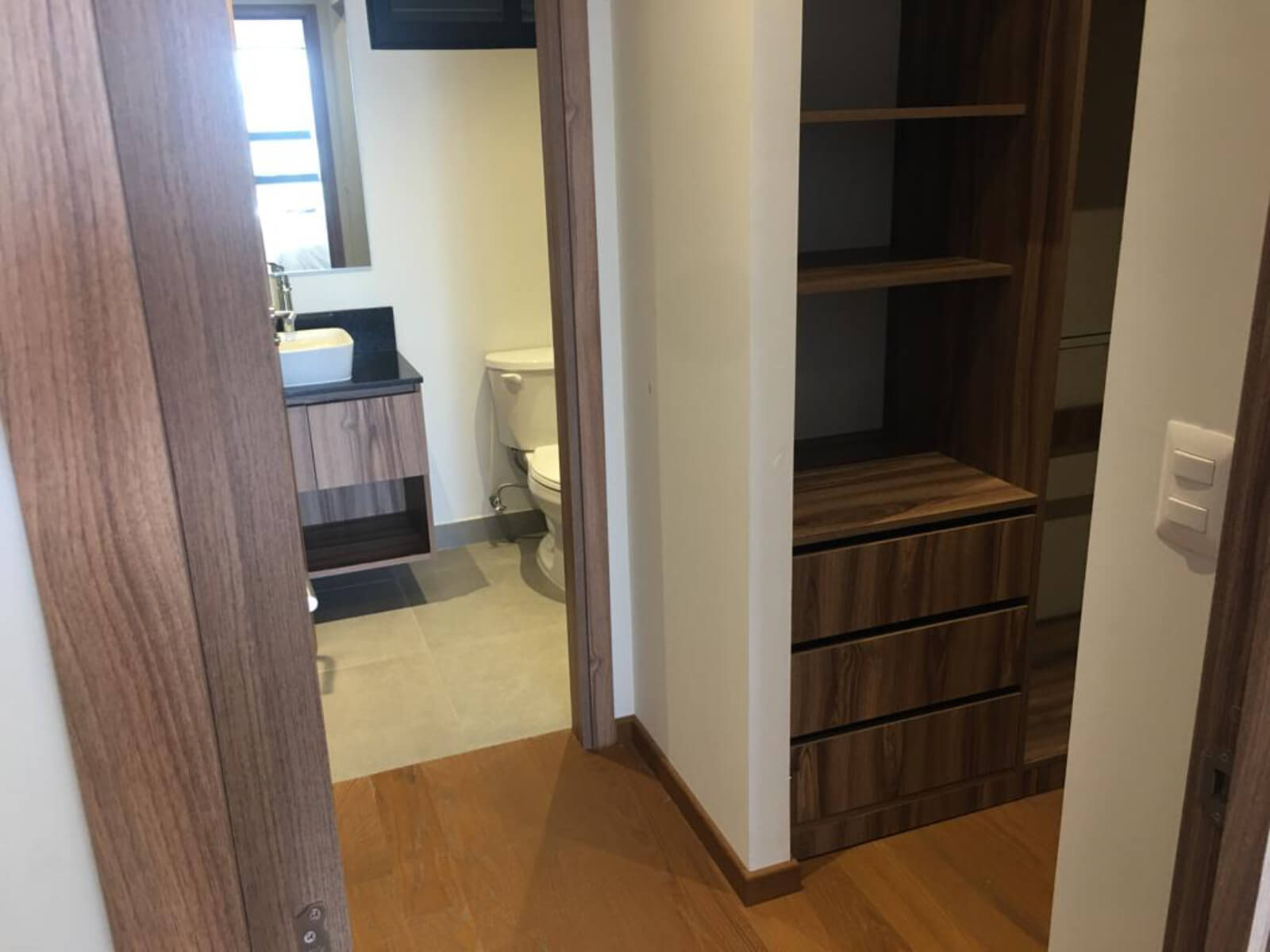 Penthouse with a semi-covered terrace of 52 m2, 4 parking spaces, swimming lane, gym, playground, green areas, pre-construction, for sale in