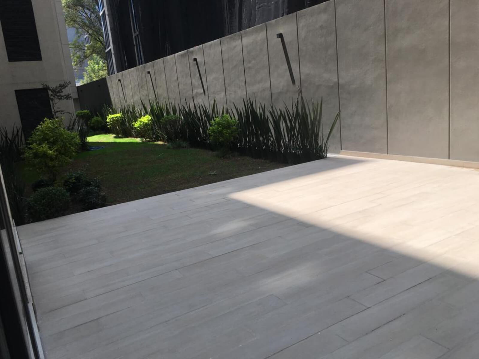 Penthouse with a semi-covered terrace of 52 m2, 4 parking spaces, swimming lane, gym, playground, green areas, pre-construction, for sale in