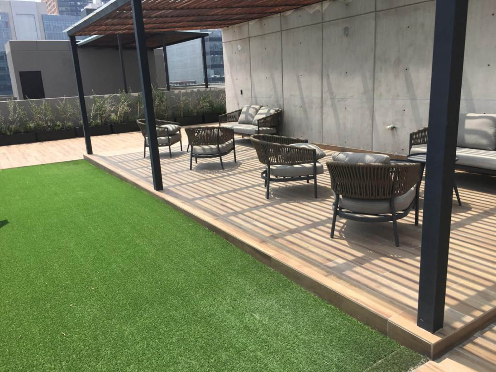 Penthouse with a semi-covered terrace of 52 m2, 4 parking spaces, swimming lane, gym, playground, green areas, pre-construction, for sale in