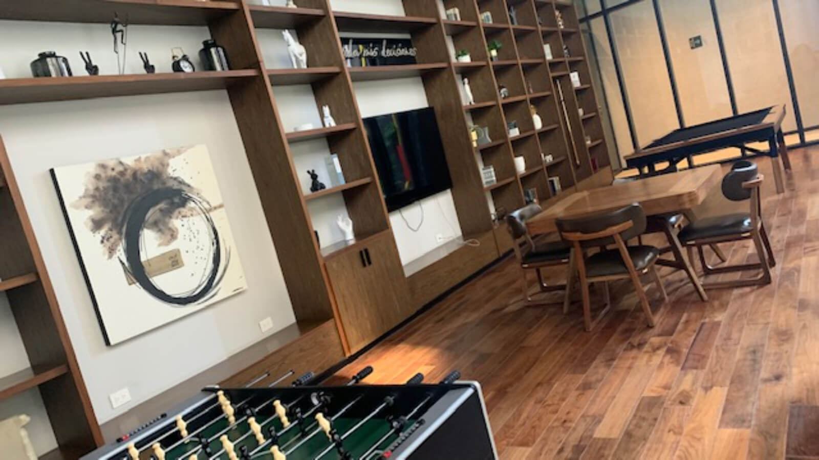 204 m2 condo with high ceilings, in Bosque Real, pet-friendly, covered pool, spa, playground, Huixquilucan Mexico City