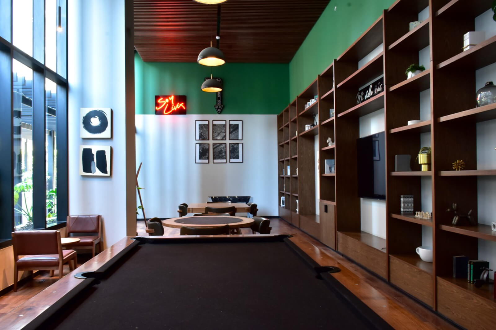 204 m2 condo with high ceilings, in Bosque Real, pet-friendly, covered pool, spa, playground, Huixquilucan Mexico City