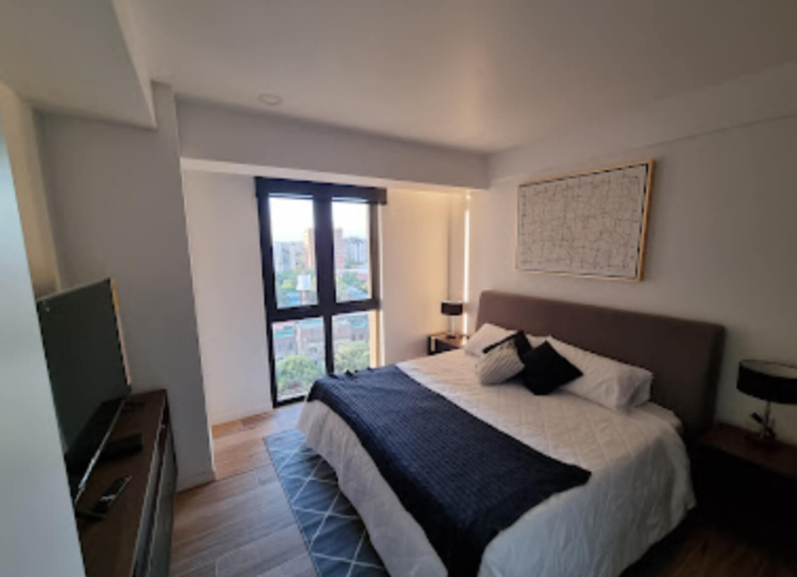 204 m2 condo with high ceilings, in Bosque Real, pet-friendly, covered pool, spa, playground, Huixquilucan Mexico City