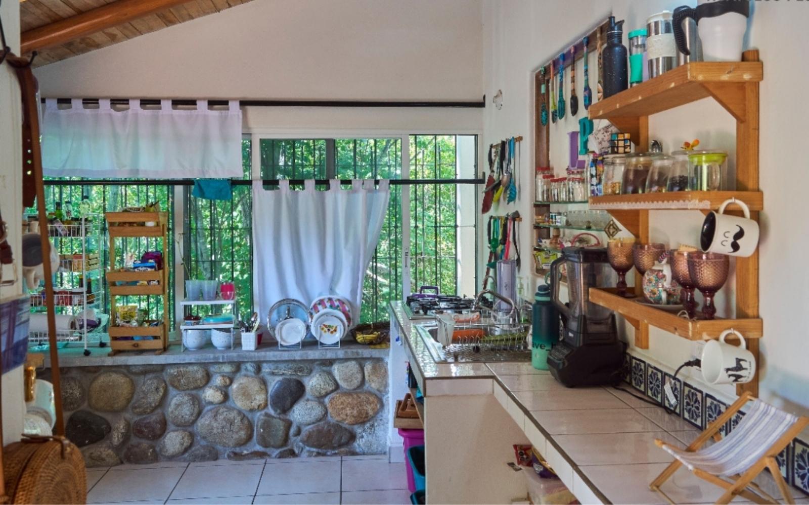 Casa Vista al mar, acceso a la playa, terreno:1,648 m2, Residencial Conejos venta