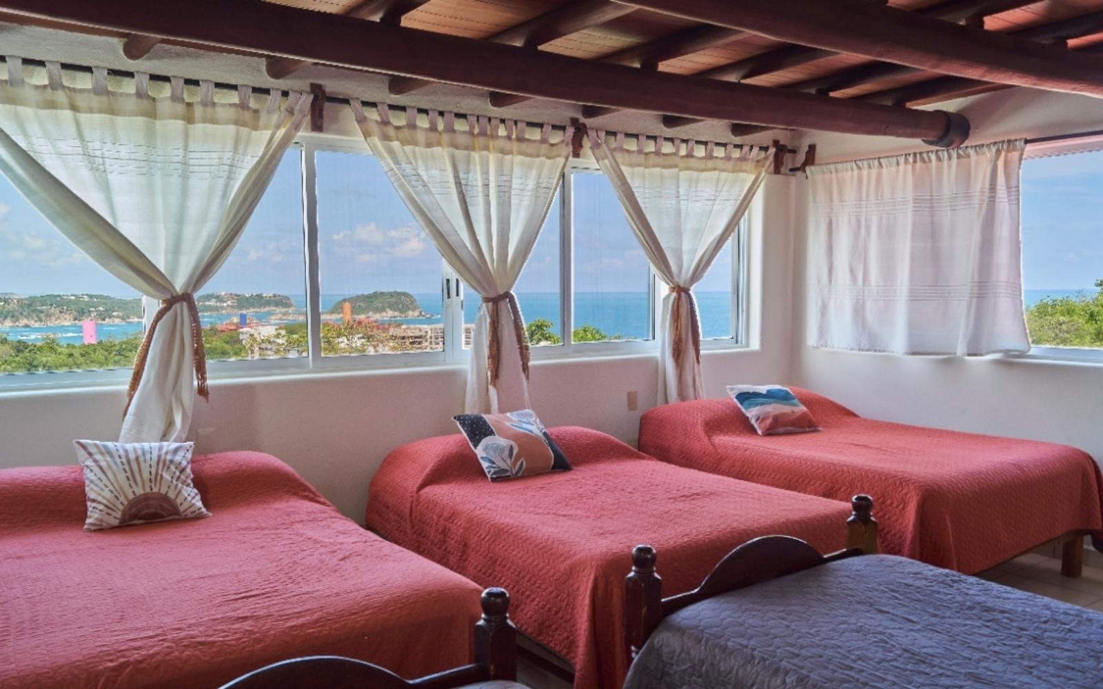 Casa Vista al mar, acceso a la playa, terreno:1,648 m2, Residencial Conejos venta