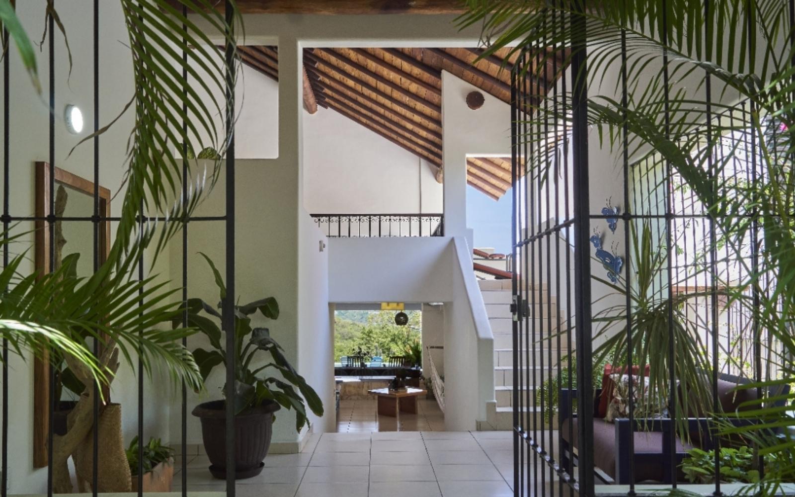 Casa Vista al mar, acceso a la playa, terreno:1,648 m2, Residencial Conejos venta