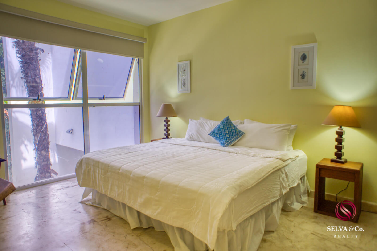 Ocean view condo, pool, 350 meters from the beach, pool, art gallery, unique design, roof garden with jacuzzi, for sale in Playa del Carmen.