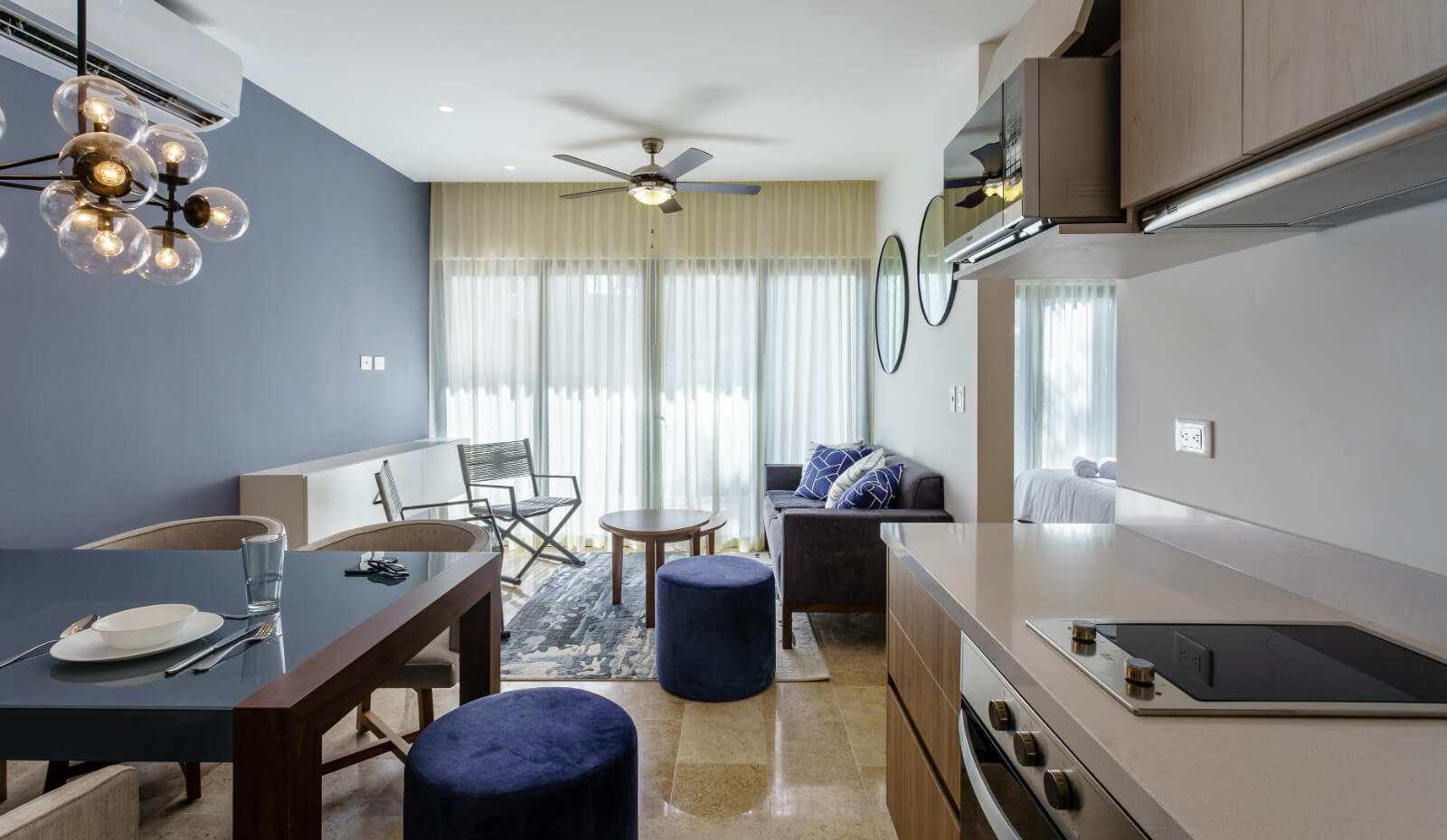 Luxury condominium one block from the beach , rooftop terrace with oceanview