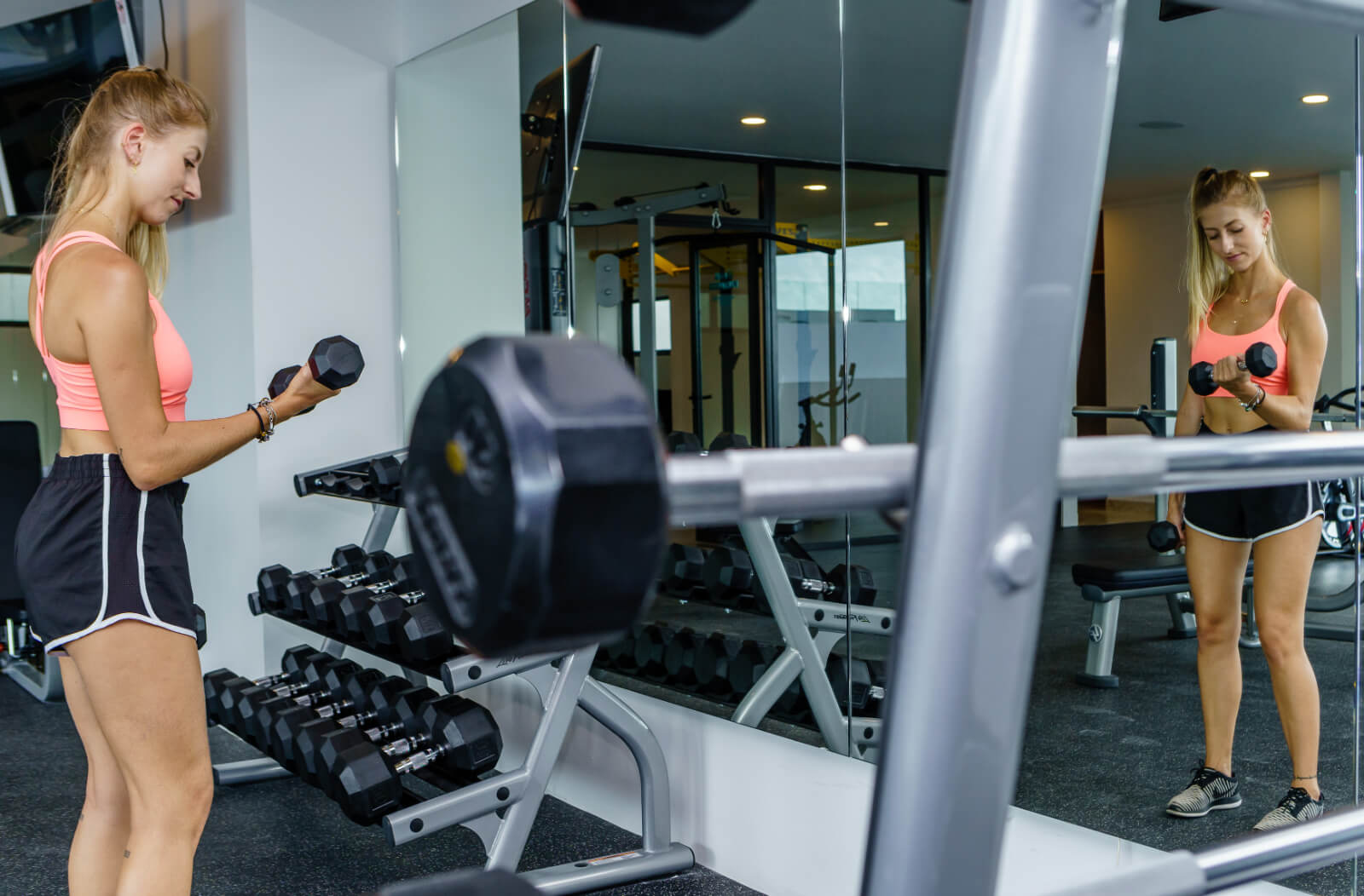 Luxury condominium one block from the beach , rooftop terrace with oceanview