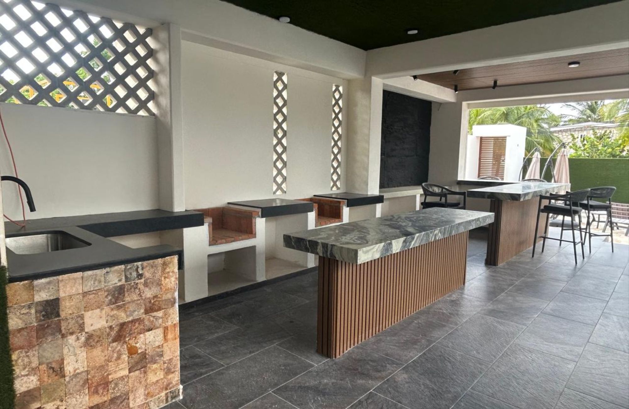 Condominium with private garden and terrace for sale in Merida Centro.