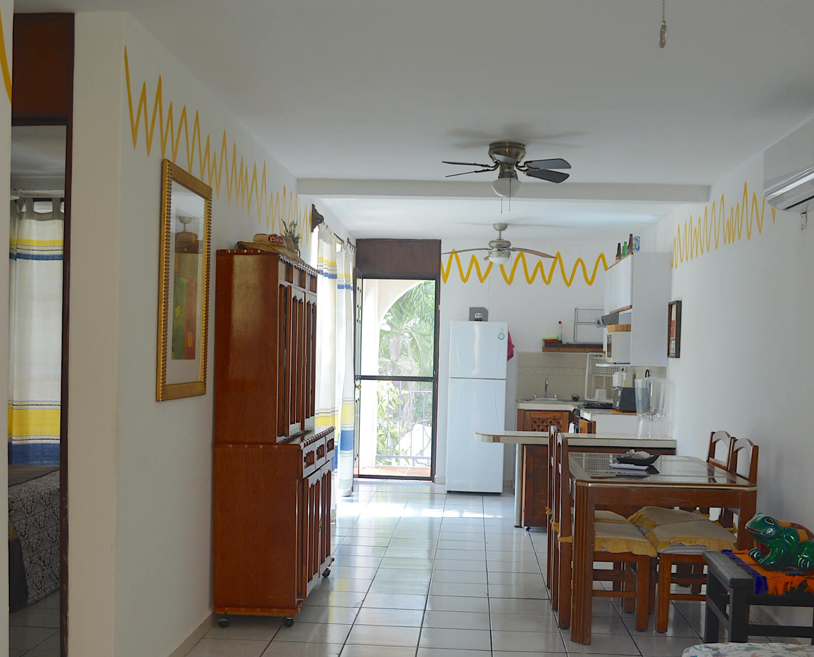 Luxury pet-friendly condominium with pool and gym for sale in Huatulco.
