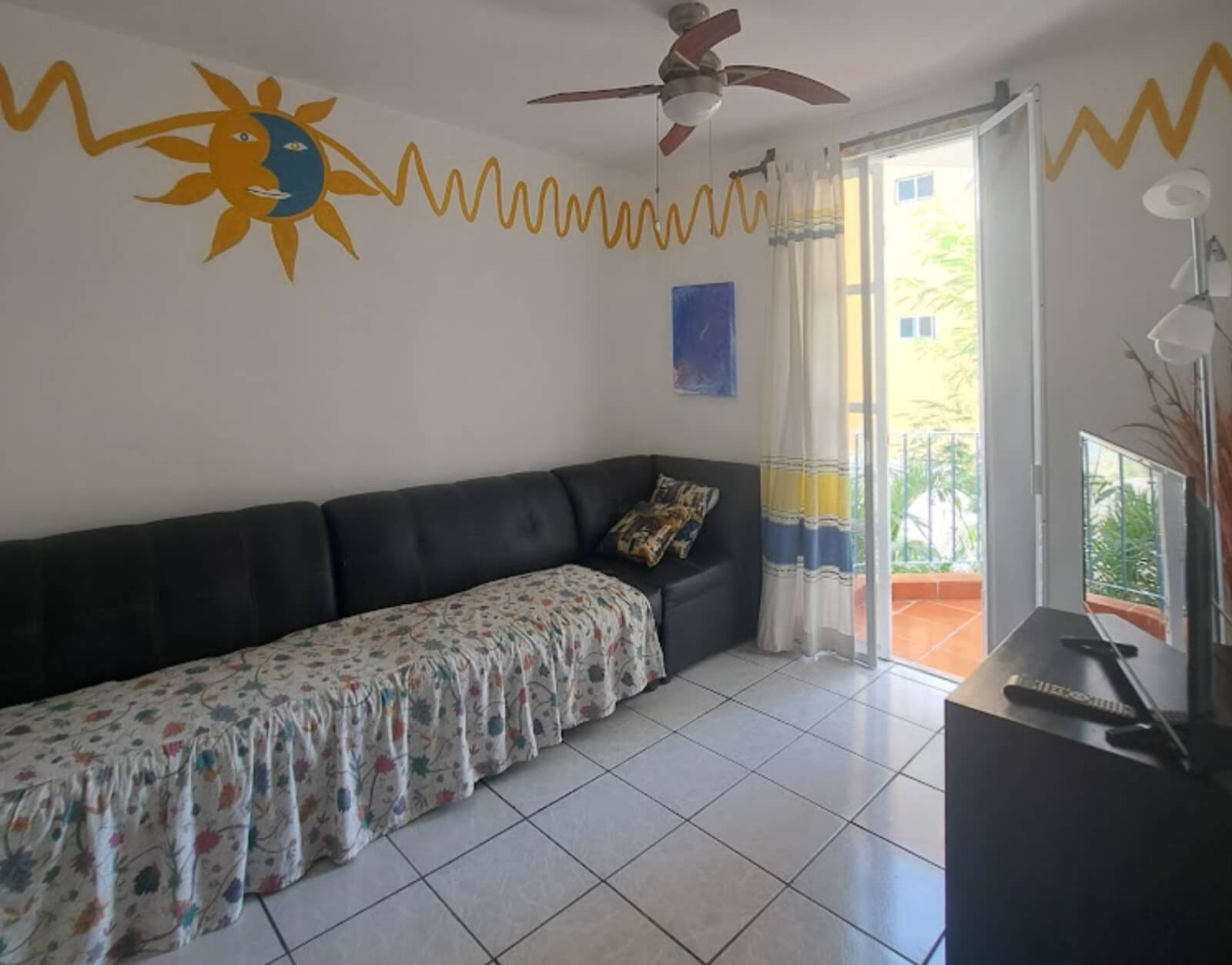 Luxury pet-friendly condominium with pool and gym for sale in Huatulco.