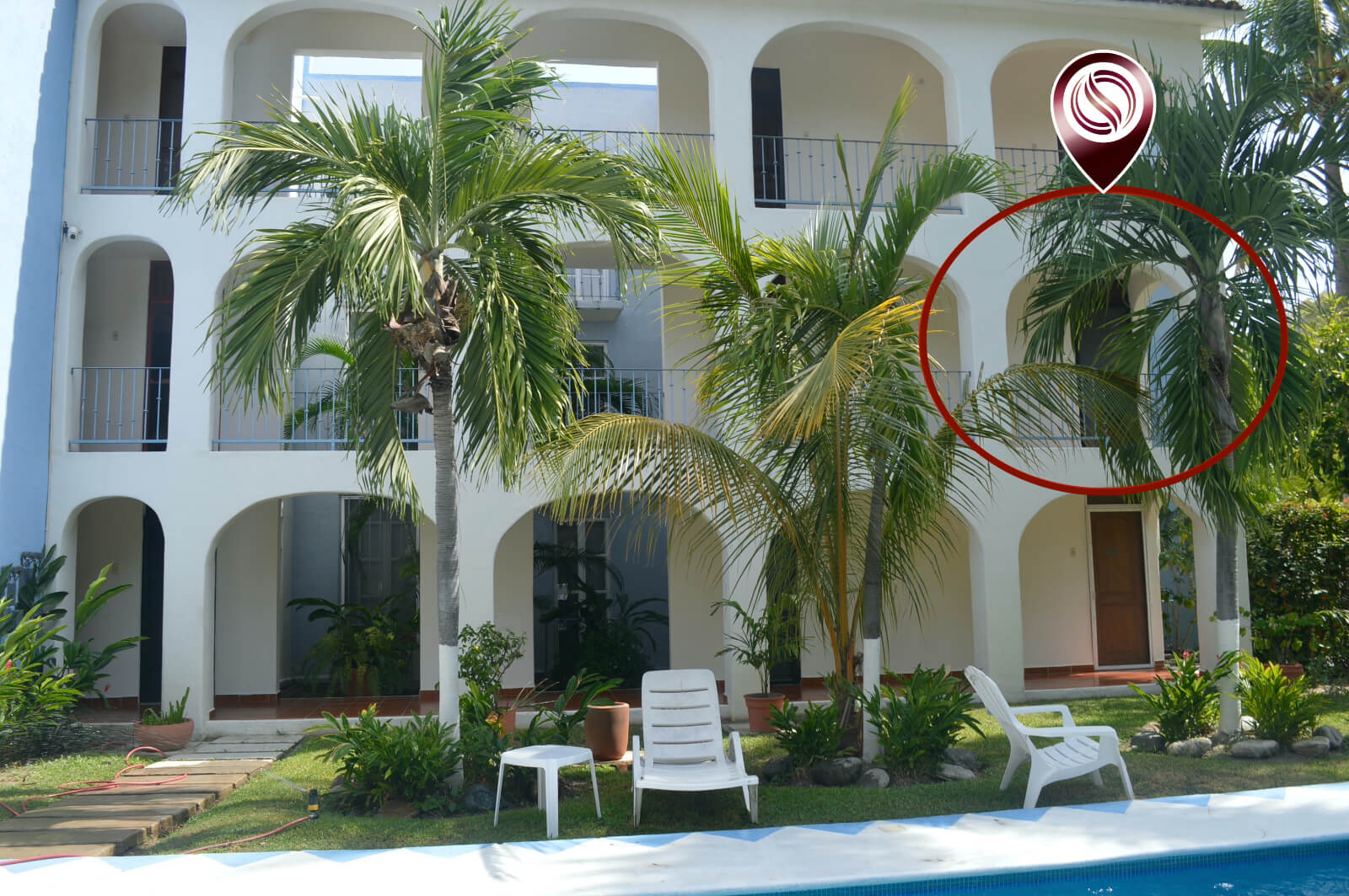 Luxury pet-friendly condominium with pool and gym for sale in Huatulco.