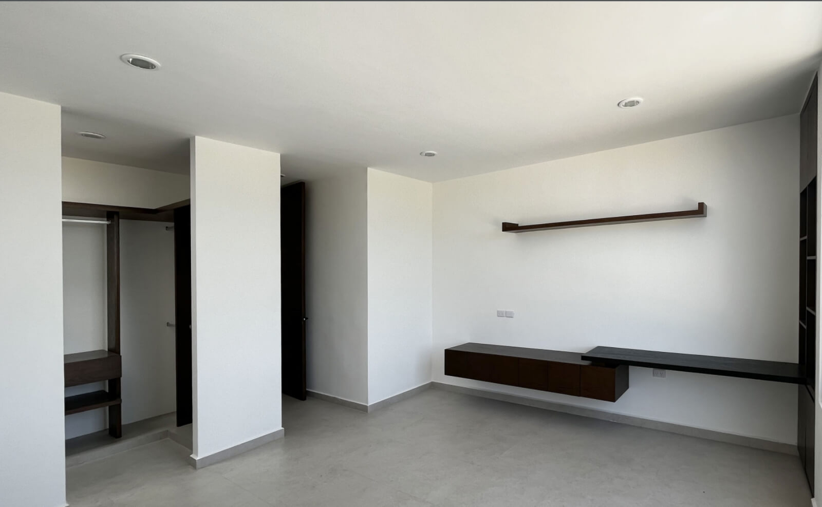 Casa con alberca propia y paneles solares, en venta,  Zona Norte, M&eacute;rida