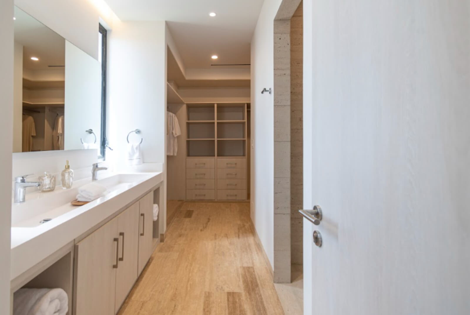 Luxury Condo in Restored Casona with Amenities for Sale, Downtown M&eacute;rida